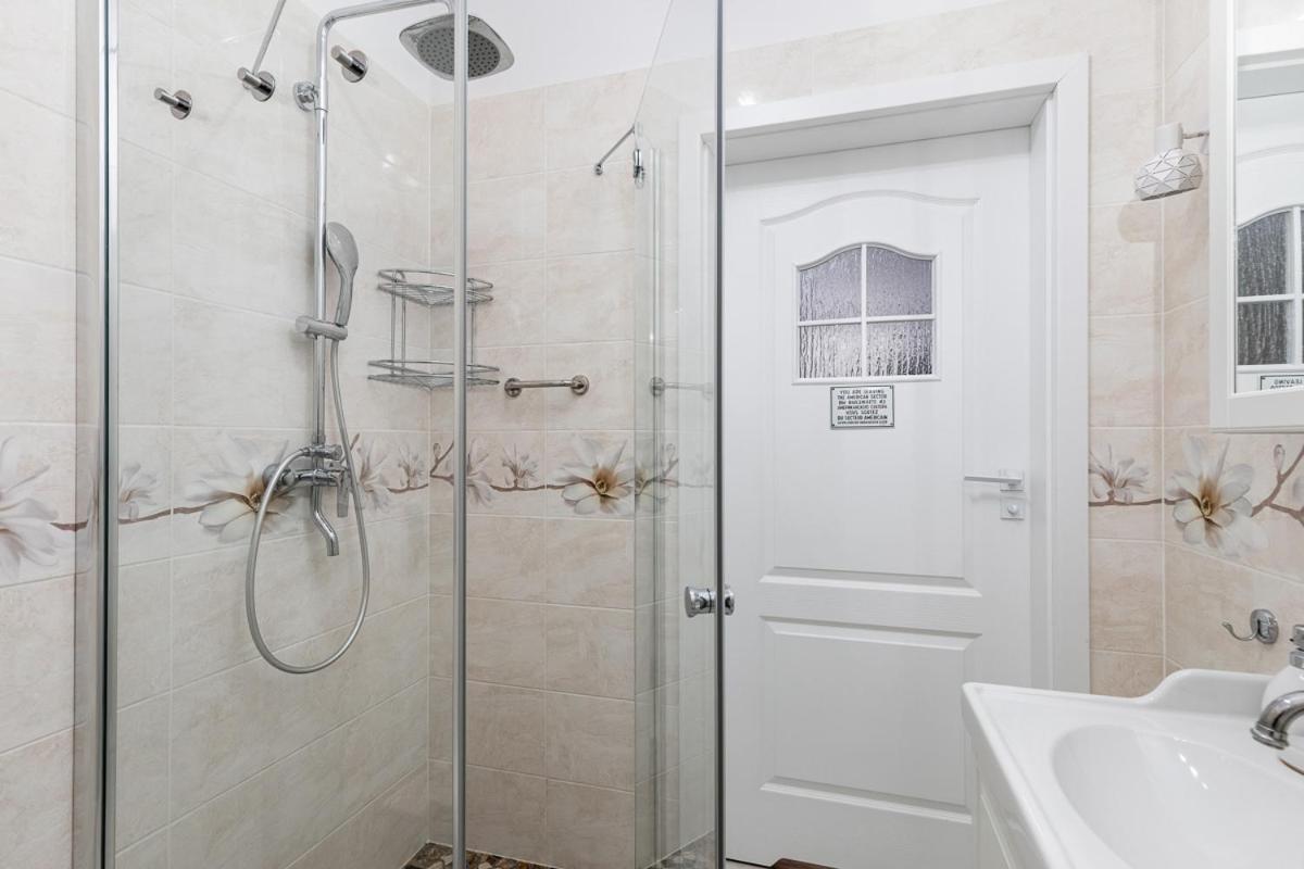 Apartament Holiday 8/25 Ревал Екстериор снимка